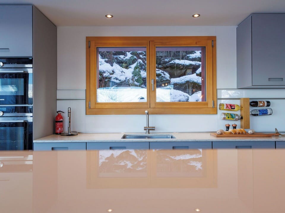 Kitchen, Interior Design, Countertop, Wood, Kitchen Appliance, Flooring, Cabinetry, Ceiling, Furniture, Home