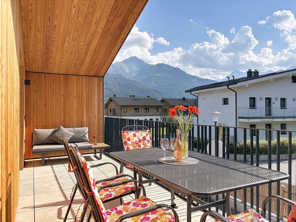 Mountain Range, Valley, Balcony, Hill Station, Alps, Ridge, Mountain Village, Eco Hotel, Wood Stain, Hardwood