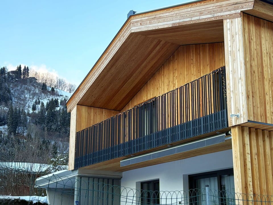 Wood, Balcony, Wood Stain, Hardwood, Plank, Siding, Porch, Plywood, Lumber, Daylighting