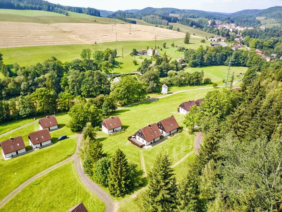 Grass, House, Plain, Landscape, Rural Area, Grassland, Land Lot, Human Settlement, Home, Lawn