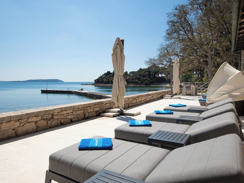 Outdoor Furniture, Furniture, Swimming Pool, Resort, Sunlounger, Shade, Leisure, Eco Hotel, Chair, Resort Town