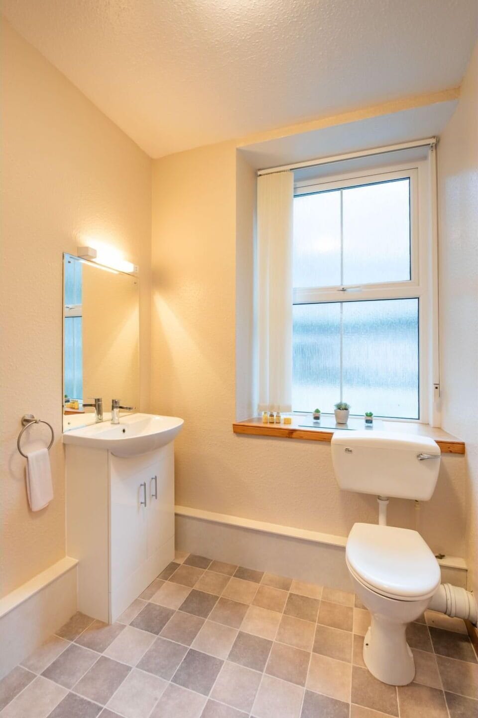 Bathroom, Wall, Plumbing Fixture, Flooring, Interior Design, Floor, Plumbing, Bathroom Sink, Lighting, Tap