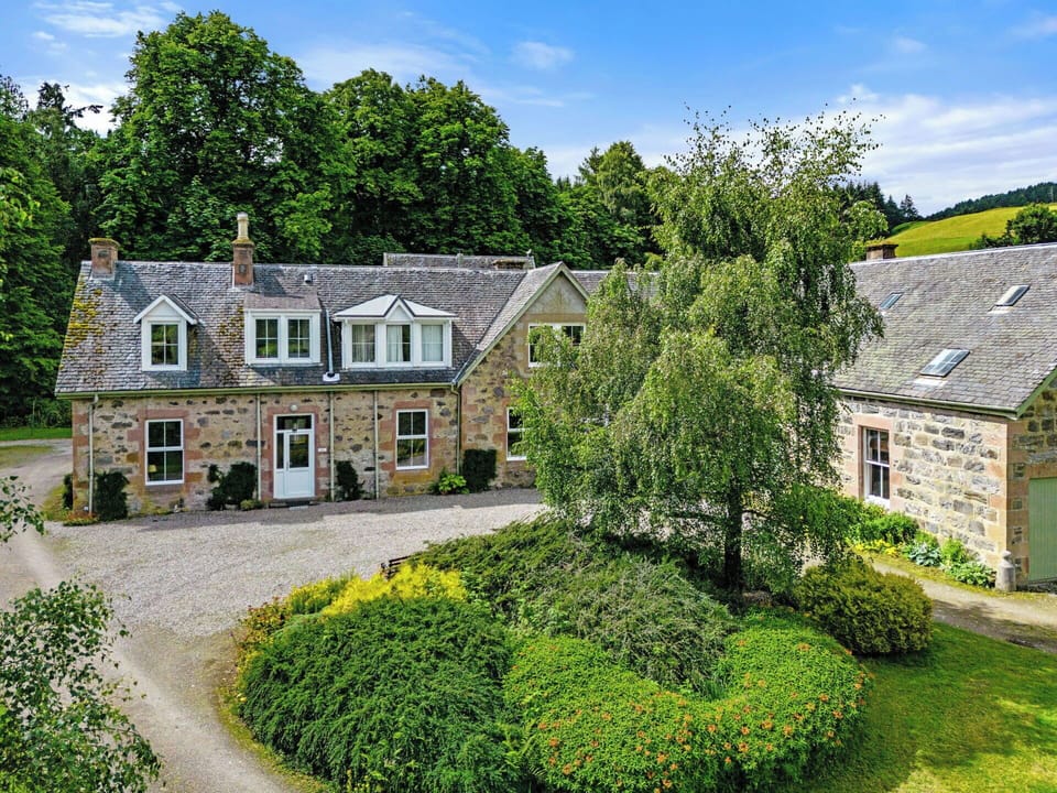 Shrub, Cottage, House, Estate, Home, Roof, Garden, Farmhouse, Mansion, Lawn