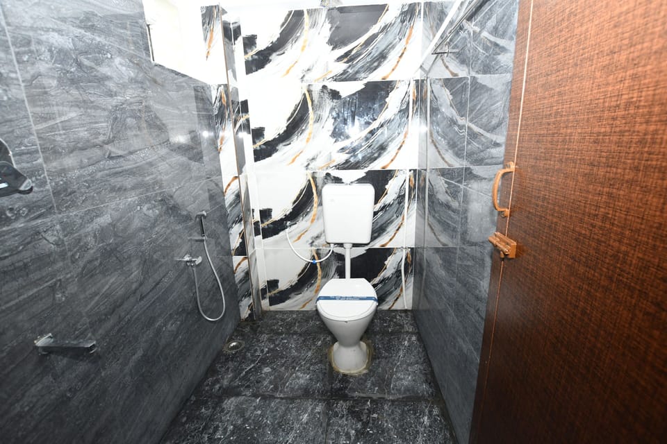 SRI VIJAYBALAJI MAHAL Hotel in Tamil Nadu