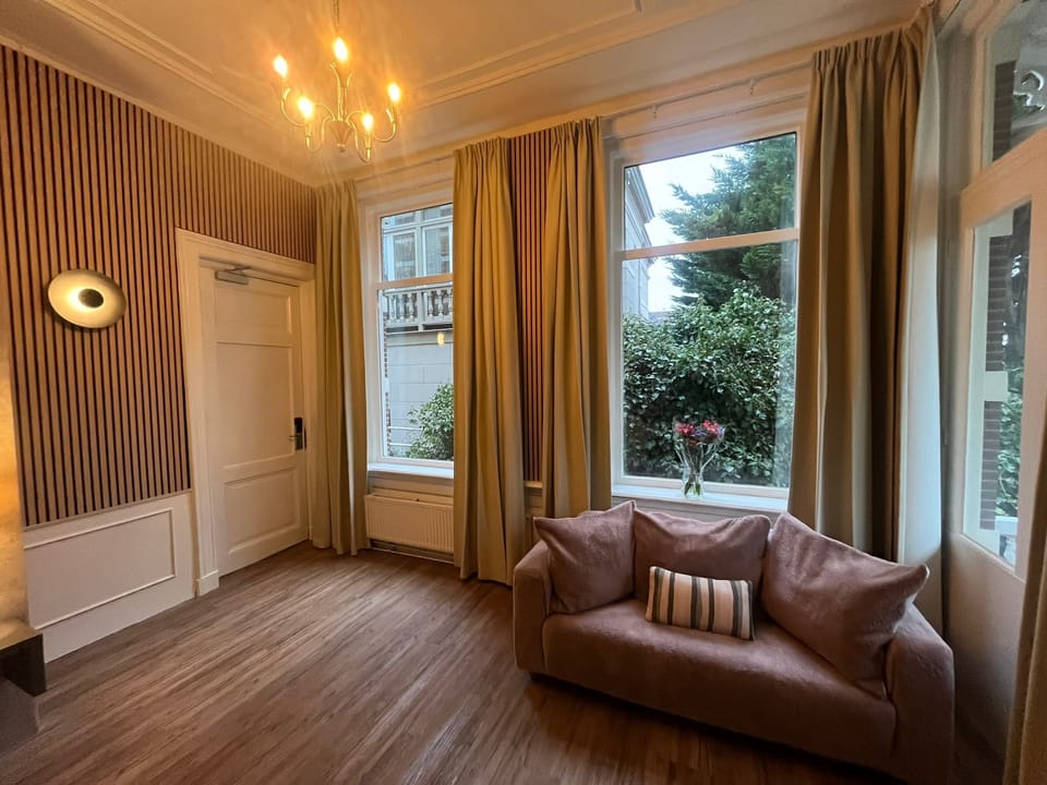 Suite Double | In-room safe, desk, laptop workspace, free WiFi