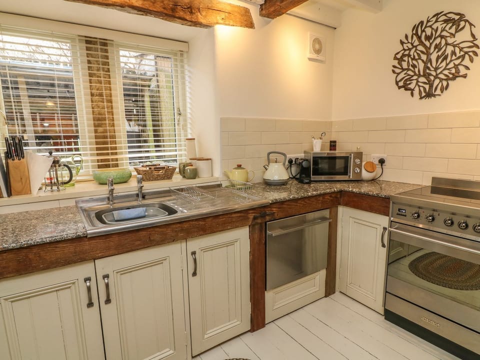 Dishwasher, cookware/dishes/utensils