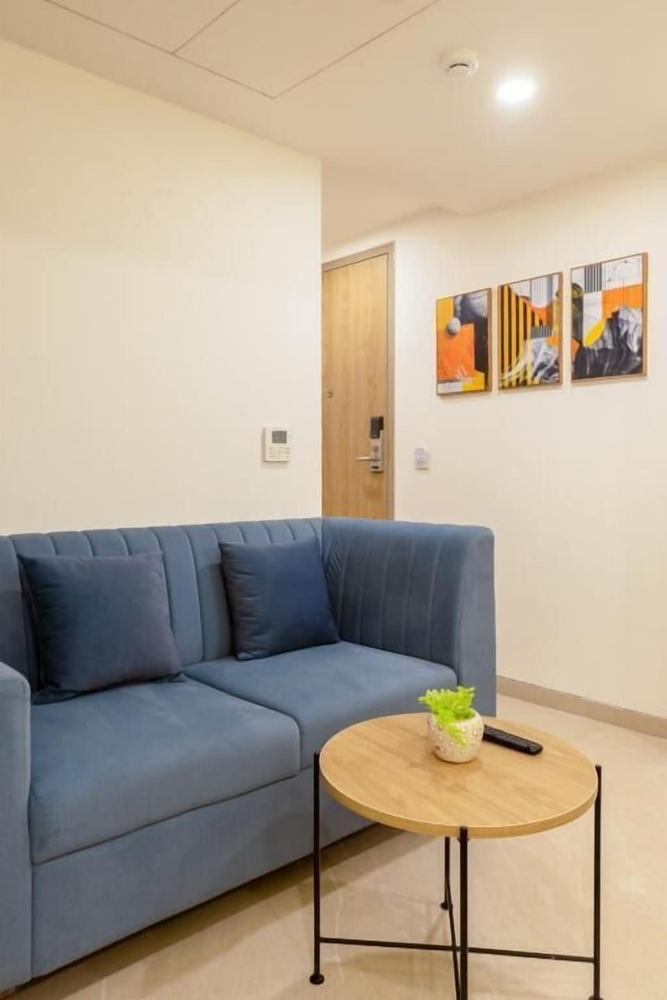 Premium Double Room, Balcony, City View | Living area | TV