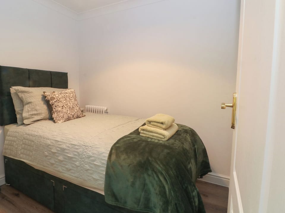 2 bedrooms, individually decorated, individually furnished, free WiFi