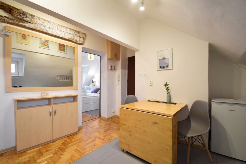 Apartment | Living area | Flat-screen TV