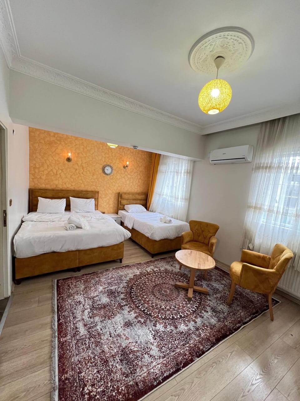 Luxury Triple Room, City View | Desk, soundproofing, WiFi (free)