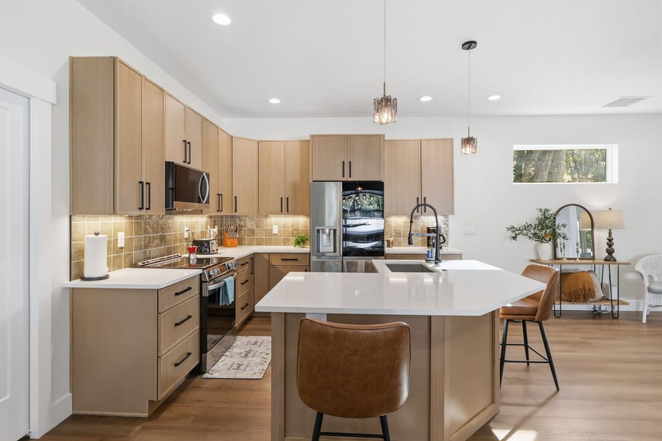 House, 4 Bedrooms | Private kitchen | Fridge, oven, coffee/tea maker, toaster