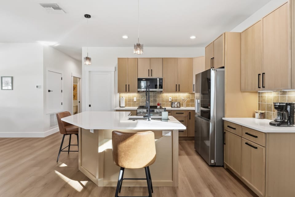 House, 4 Bedrooms | Private kitchen | Fridge, oven, coffee/tea maker, toaster