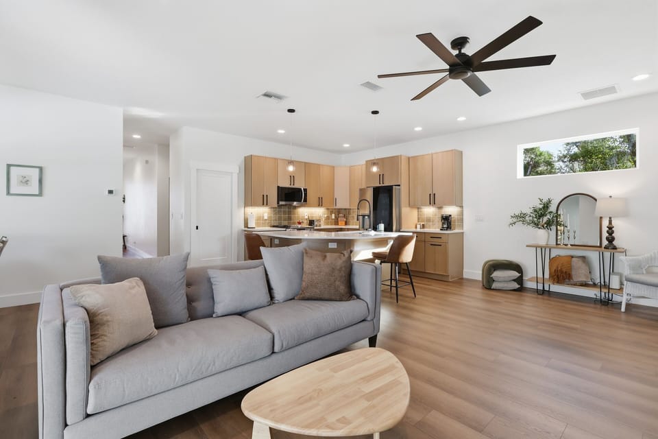 House, 4 Bedrooms | Living area | Smart TV, streaming services