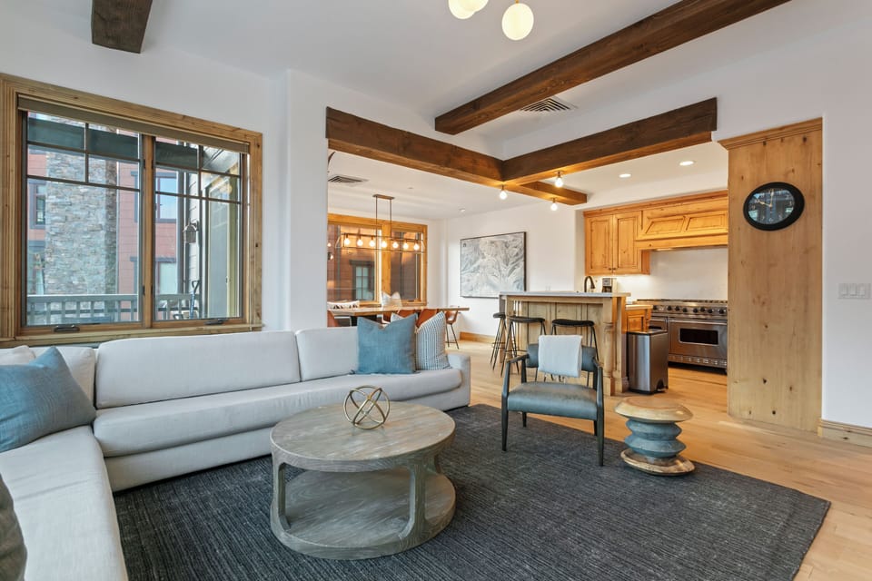 Condo, 4 Bedrooms | Living area