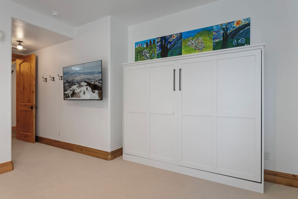 Condo, 4 Bedrooms | Interior