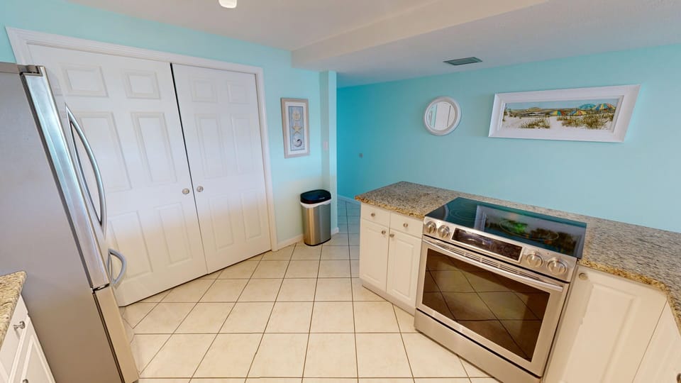 Condo, 2 Bedrooms | Private kitchen | Coffee/tea maker, fridge, oven, stovetop