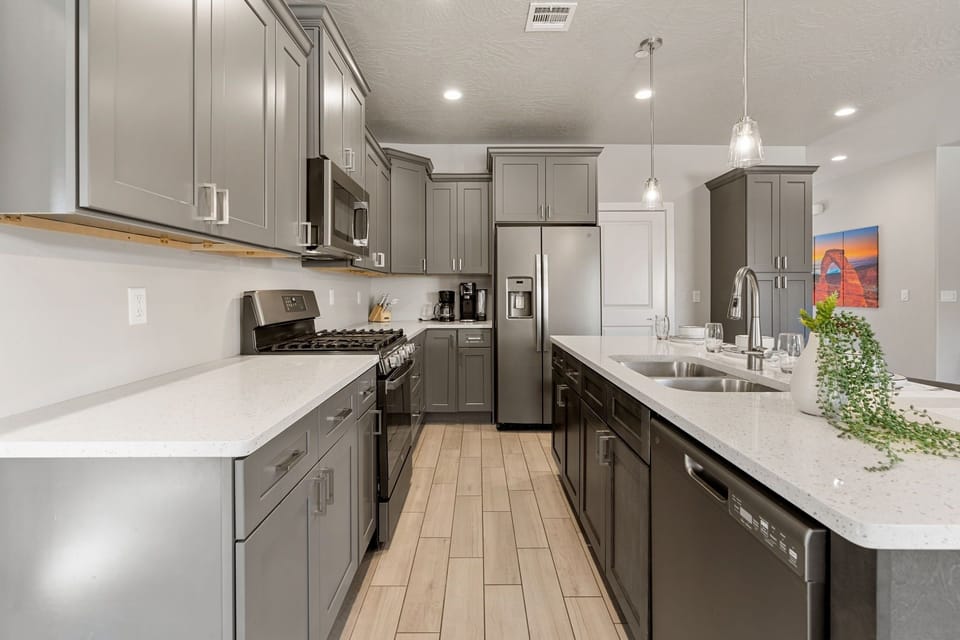 Townhome, 6 Bedrooms | Private kitchen | Coffee/tea maker, fridge, oven, toaster