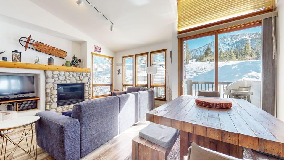 Condo, 3 Bedrooms | Living area | Smart TV, streaming services