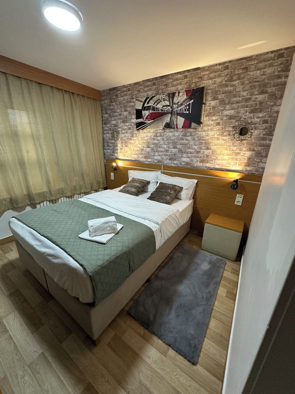 Classic Double Room, City View | Bed sheets