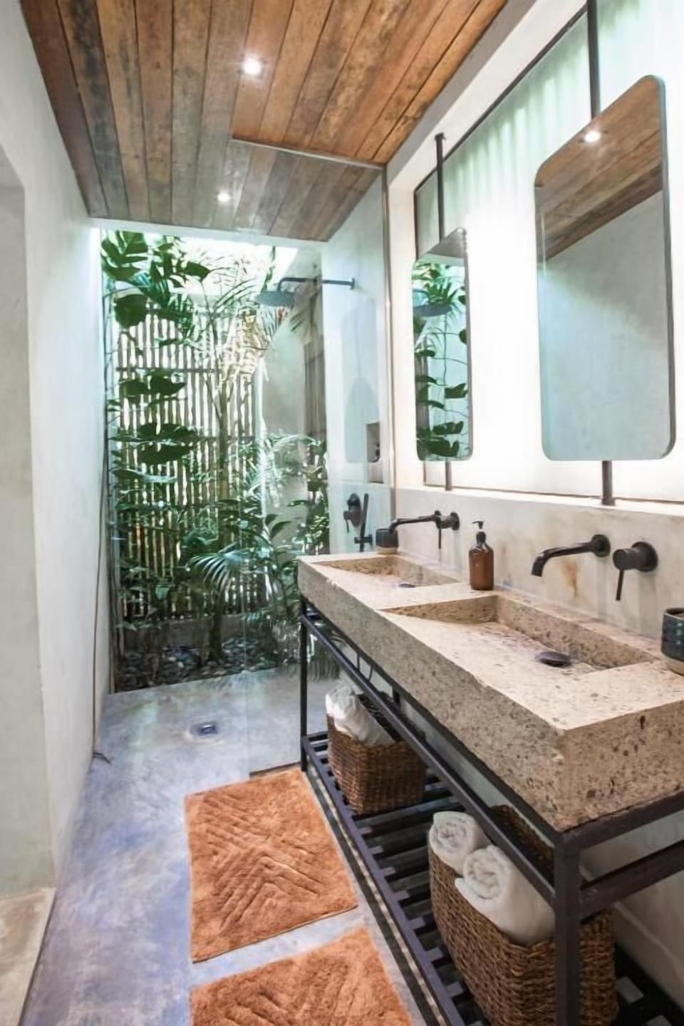 Deluxe Double Room, Balcony, Garden View | Bathroom | Bathrobes, bidet