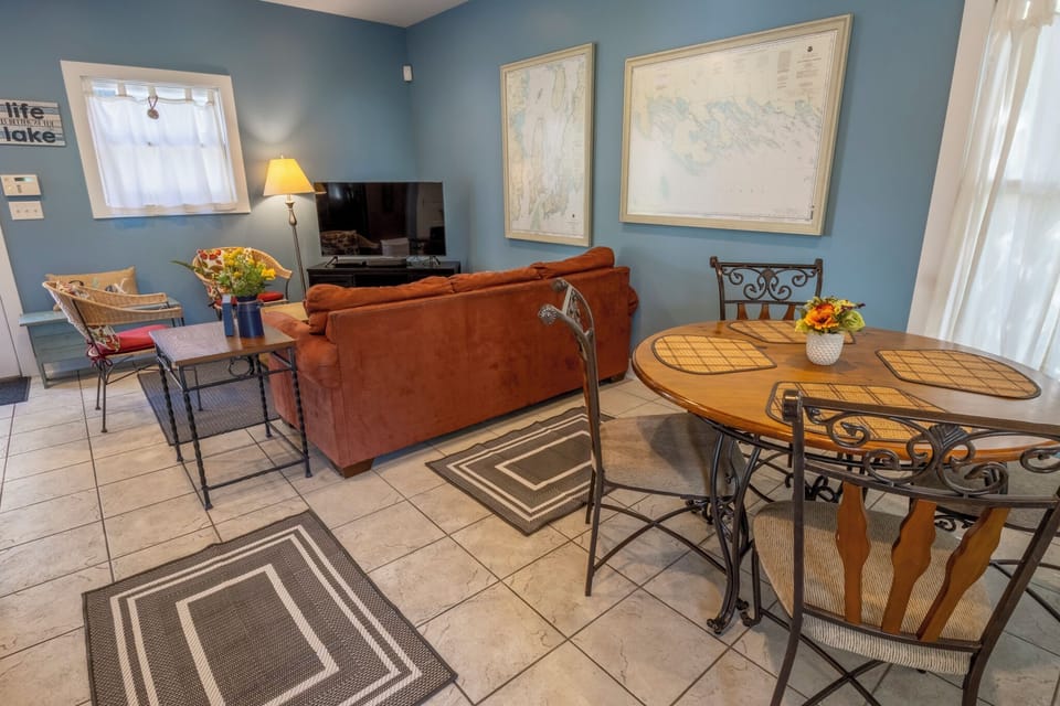 Main Level | Dining | Living Room