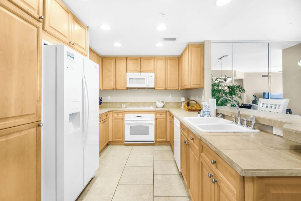 Full kitchen