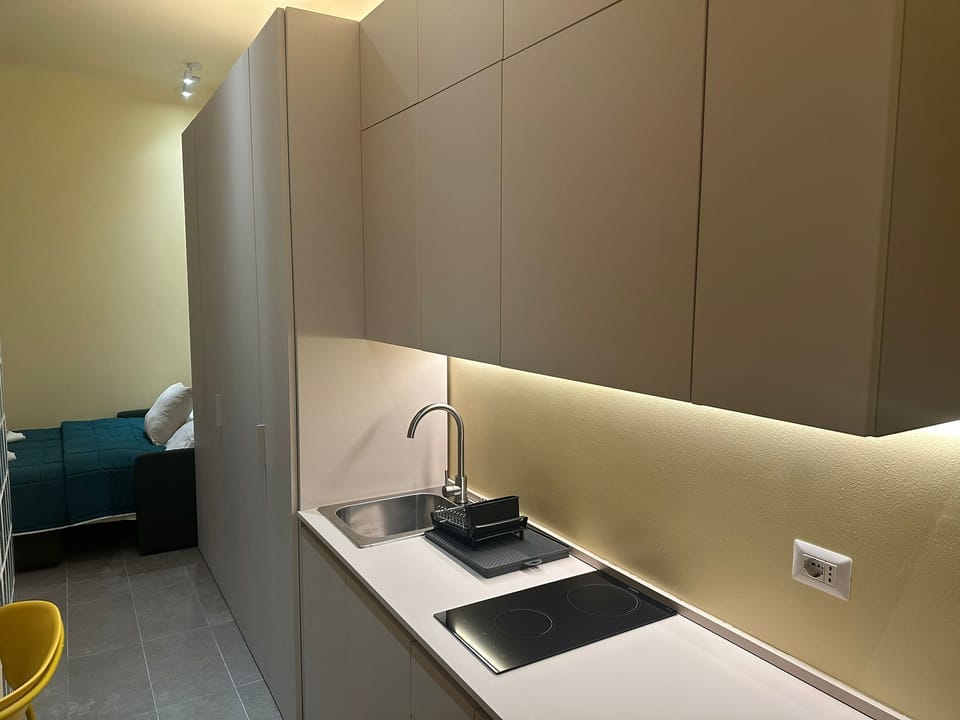 Apartment (1 Bedroom) | Private kitchen | Microwave, espresso maker, electric kettle