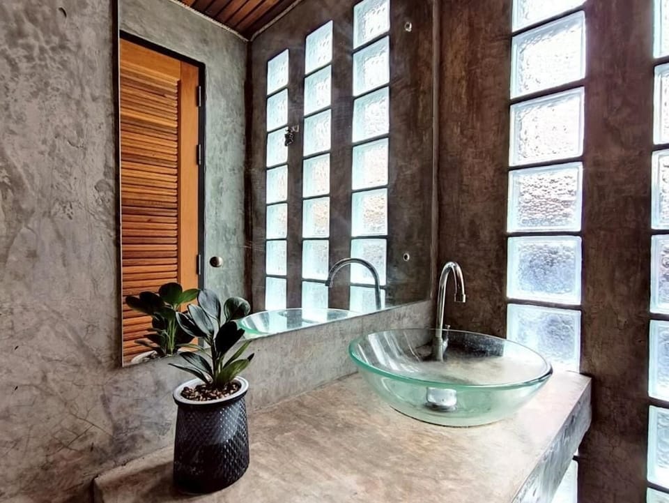 Room, Hill View | Bathroom | Shower, free toiletries, towels, soap