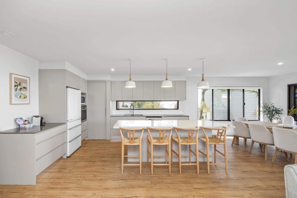 Apartment | Private kitchen | Coffee/tea maker, oven, toaster, cookware/dishes/utensils