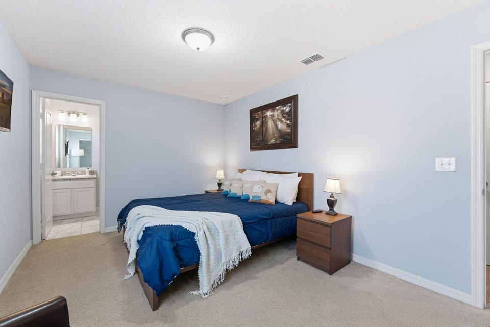 Villa (4 Bedrooms) | 4 bedrooms, desk, laptop workspace, blackout drapes