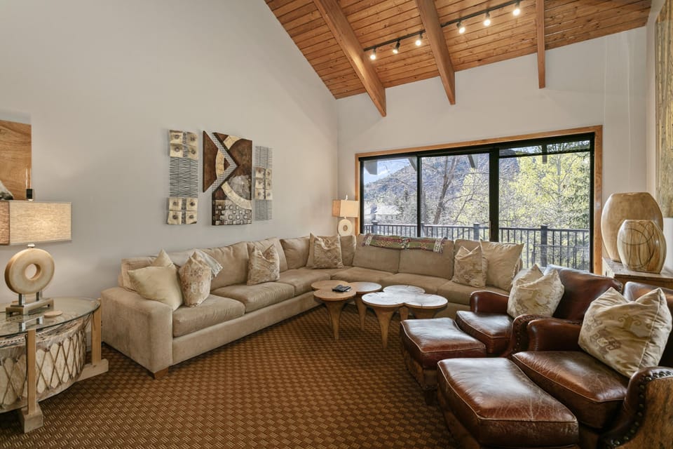 Architecture, Building, Furniture, Indoors, Living Room