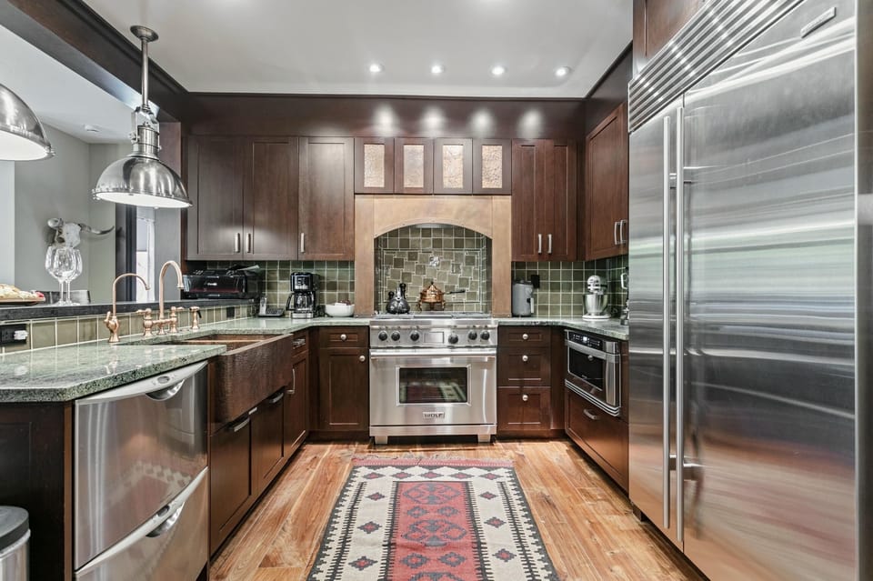 Indoors, Kitchen, Home Decor, Appliance, Microwave