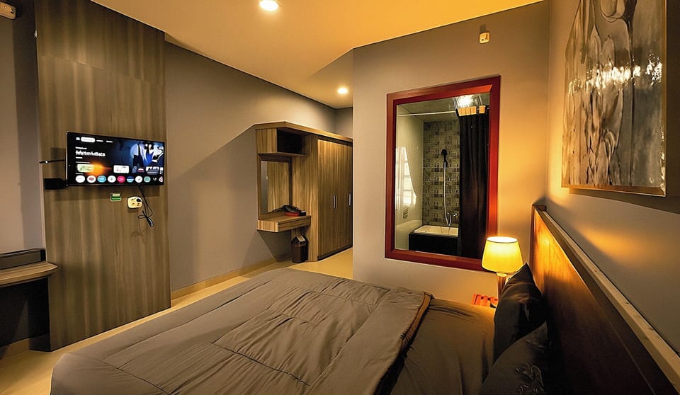 Superior Room | Desk, laptop workspace, free WiFi, bed sheets