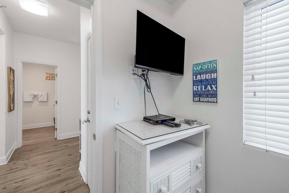 Bunk room with flat-screen TV