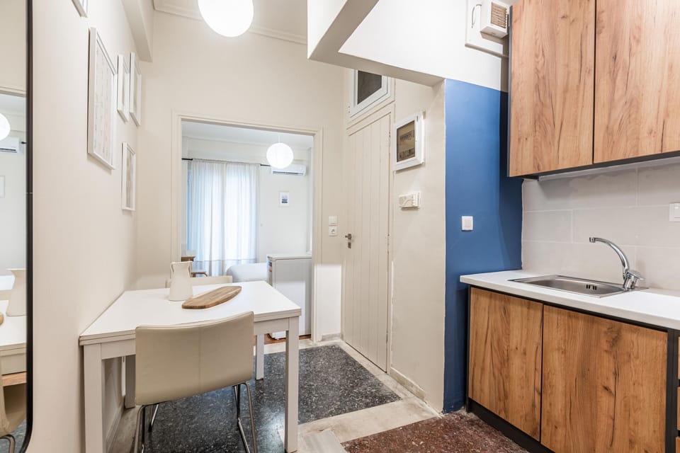 Apartment | Private kitchenette | Fridge, stovetop, coffee/tea maker, electric kettle