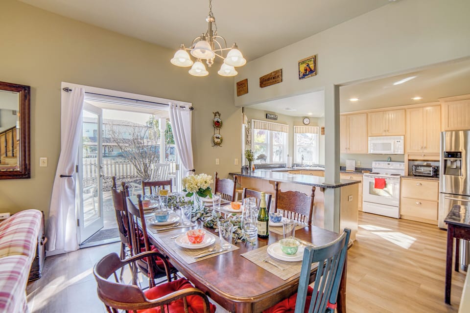 House (6 Bedrooms) | Interior