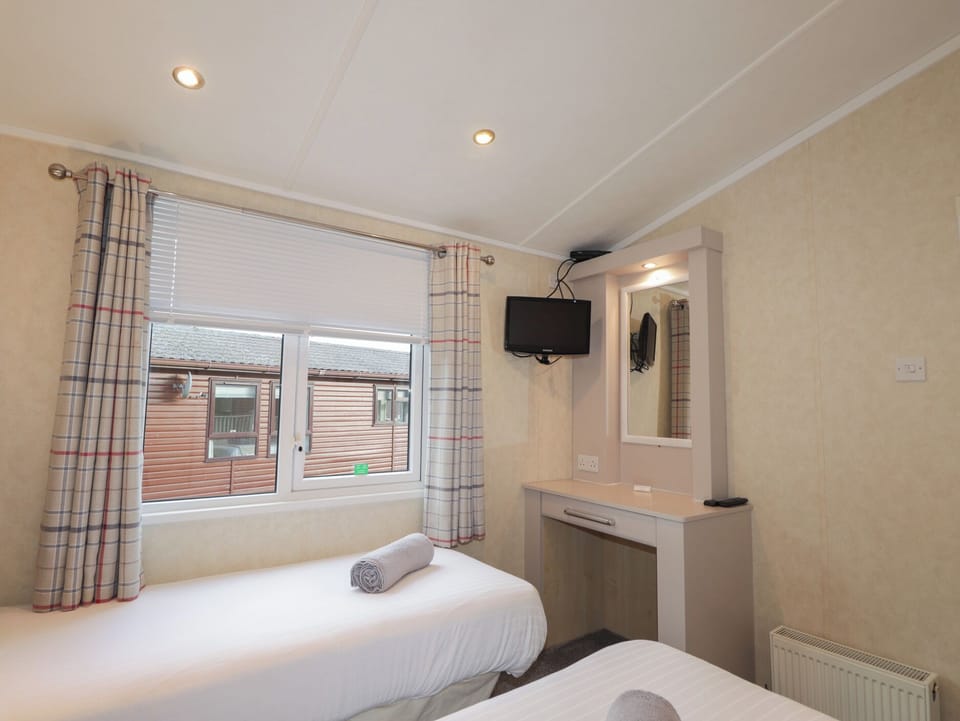 2 bedrooms, individually decorated, individually furnished, free WiFi