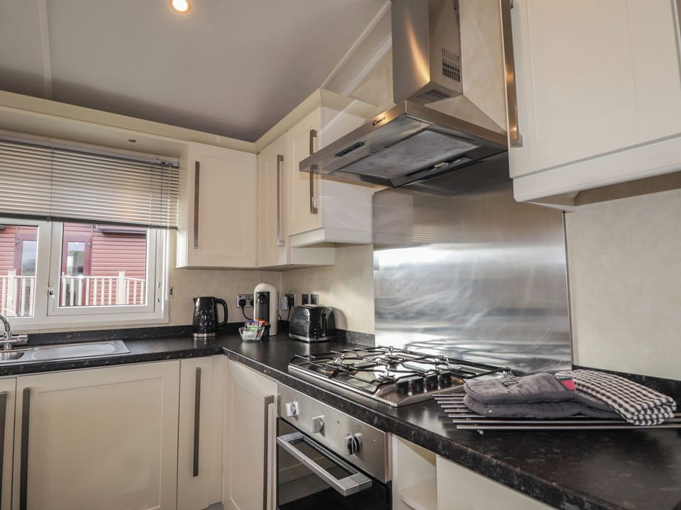 Dishwasher, cookware/dishes/utensils