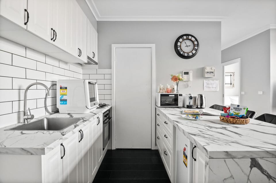 Apartment | Private kitchen | Cookware/dishes/utensils