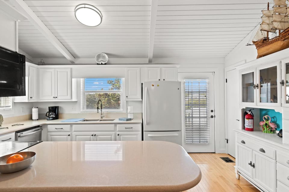 Townhome, Resort View | Private kitchen | Full-size fridge, microwave, oven, stovetop