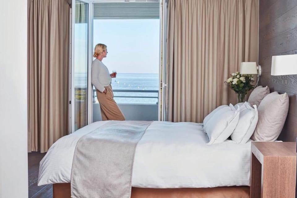 Premium Suite, Ocean View | Premium bedding, minibar, in-room safe, desk