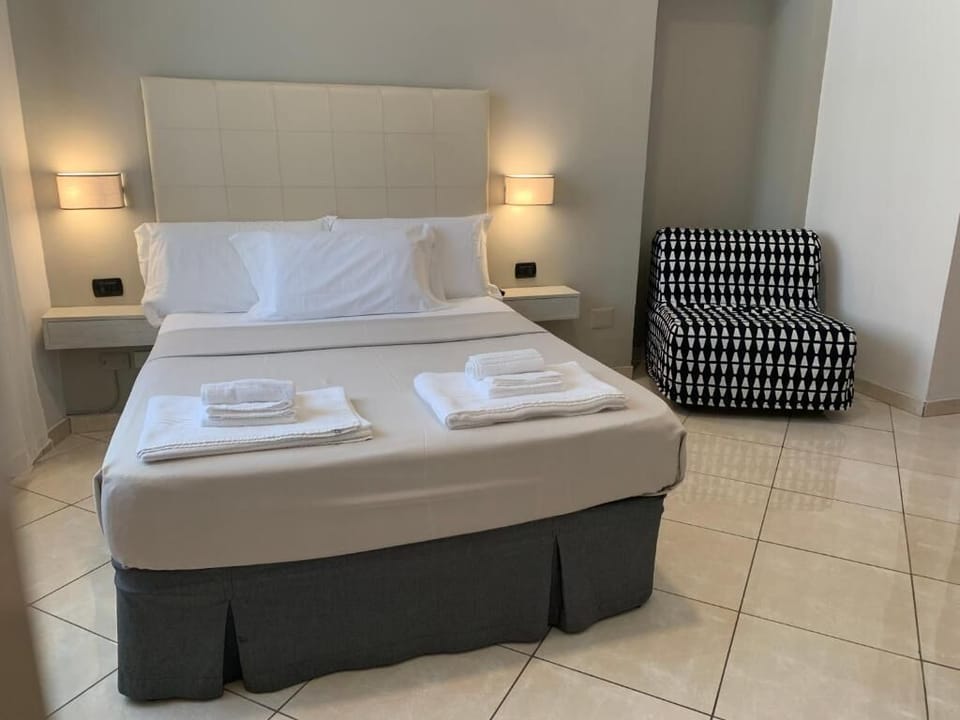 Deluxe Studio, City View | Laptop workspace, soundproofing, iron/ironing board, free WiFi