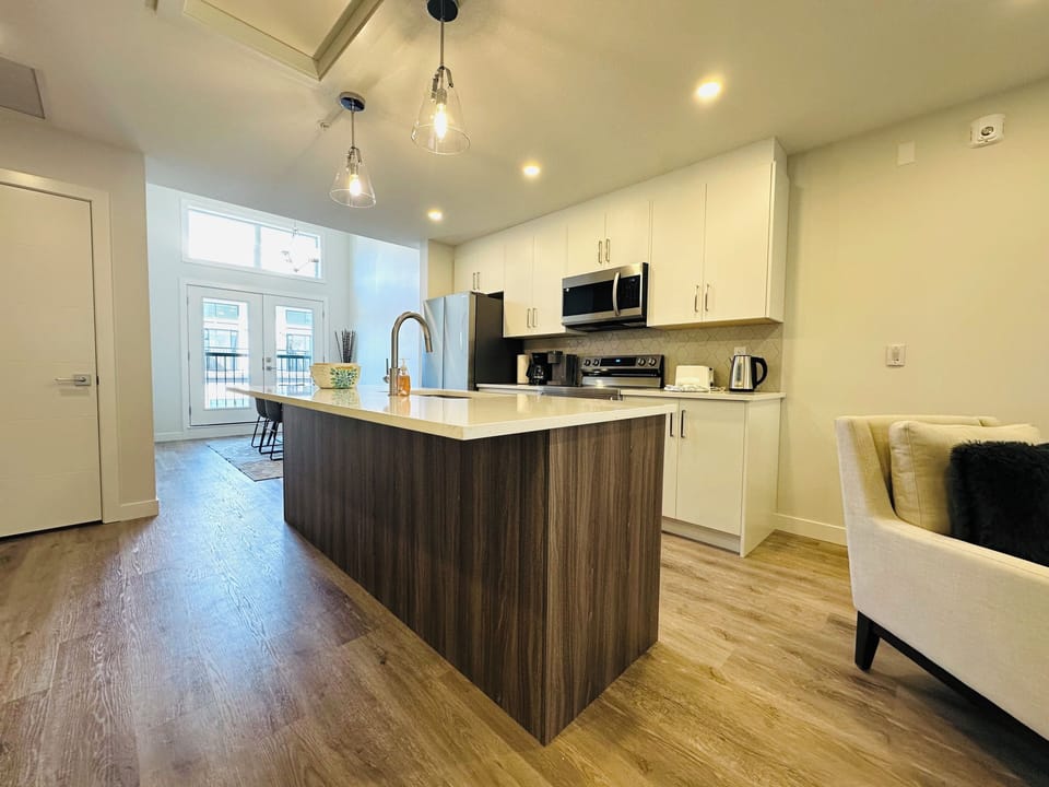 Family Townhome, Balcony | Private kitchen
