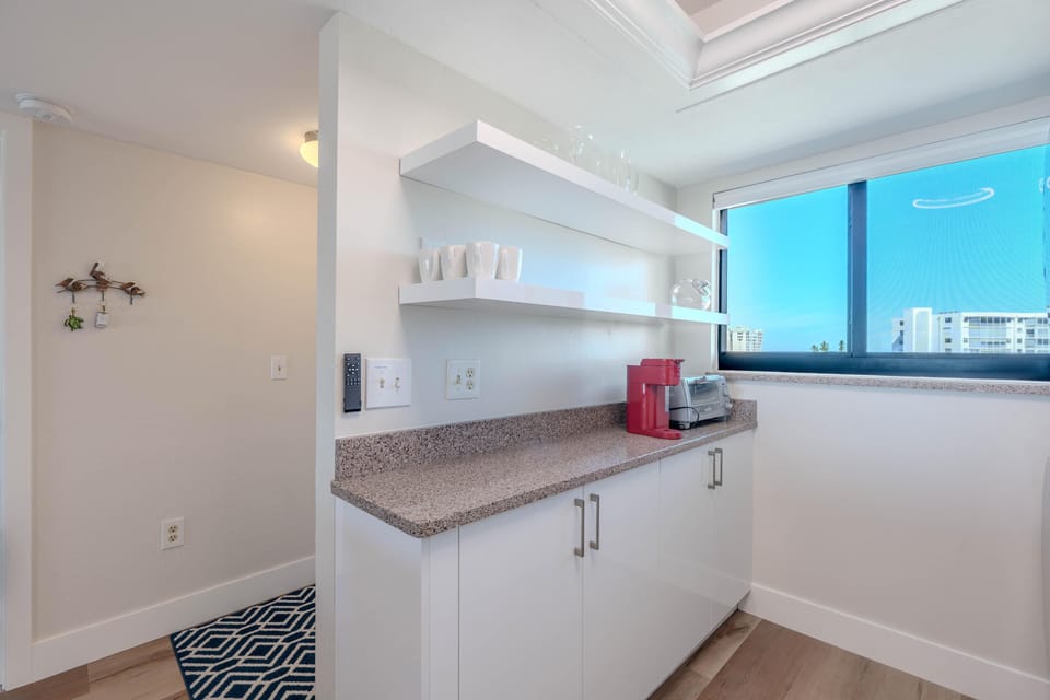 Condo, 1 King Bed (Carlos Pointe #515 - The Pelican Pad) | Interior