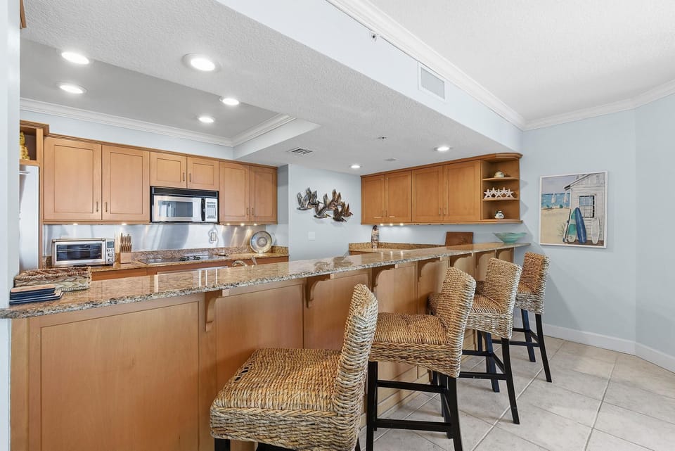 Condo, Multiple Beds (Ebb Tide 407) | Private kitchen | Oven, toaster