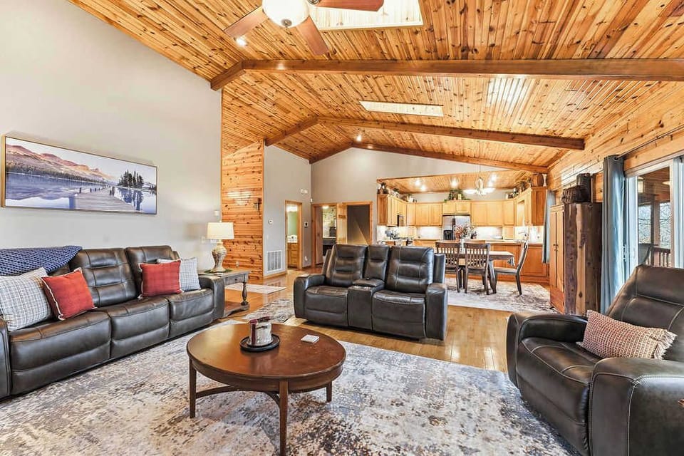 Two living areas, large kitchen