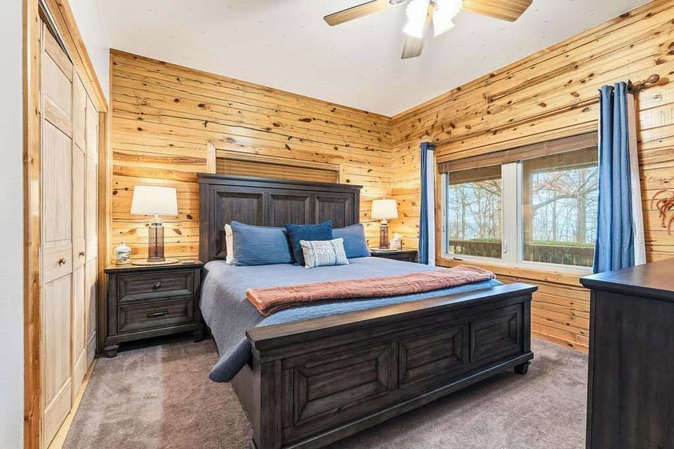 King bedroom on Upper Floor