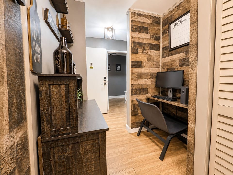 Deluxe Apartment, 3 Bedrooms, Pool Access, City View | Room amenity