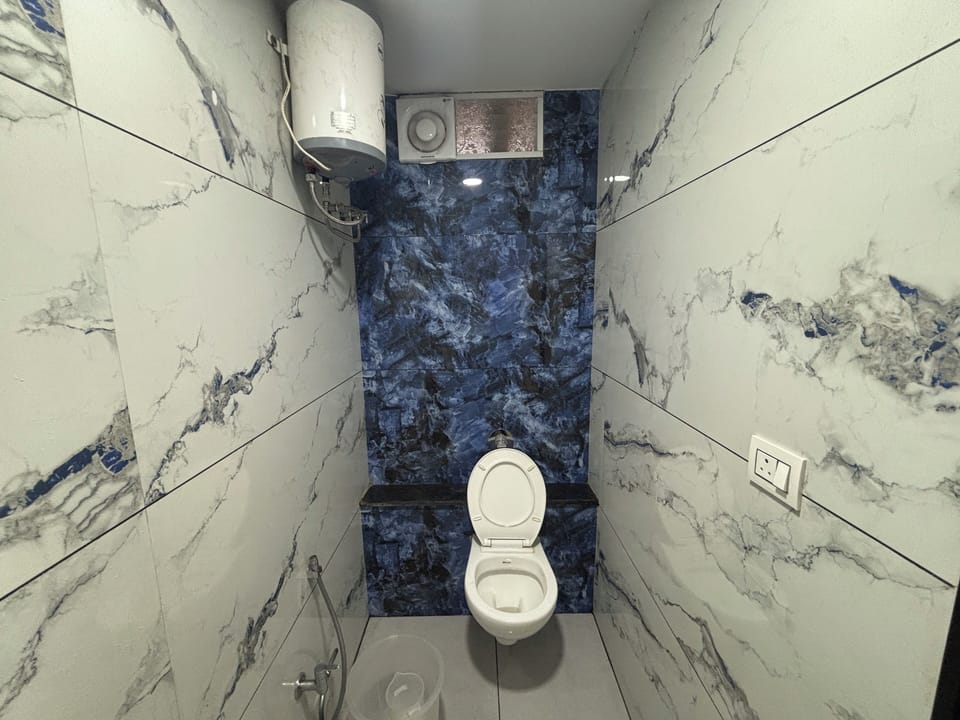 Superior Room | Bathroom | Shower, free toiletries, towels, soap