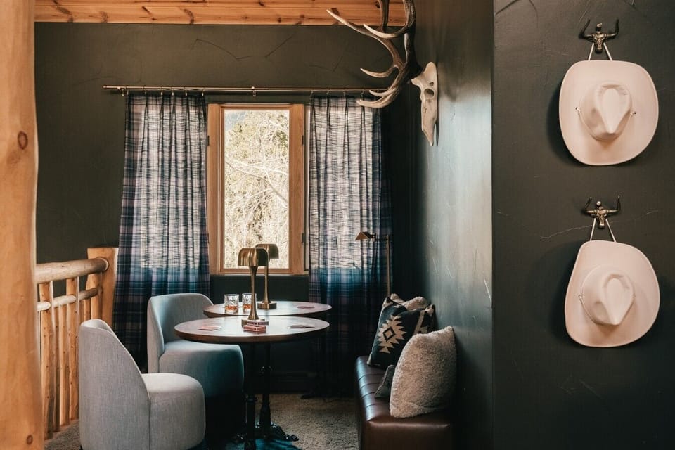 Saddleview Saloon